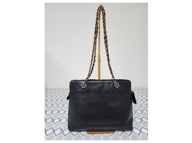 Borsa a spalla in caviale con logo ricamato Chanel nera Nero - vista 2