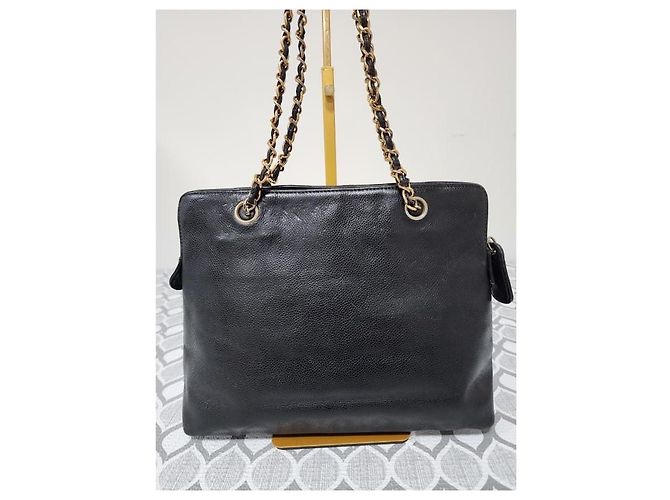 Borsa a spalla in caviale con logo ricamato Chanel nera Nero - vista 6