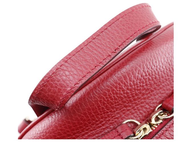 Mochila GUCCI Soho em couro vermelho com corrente entrelaçada para mulheres - vista 5