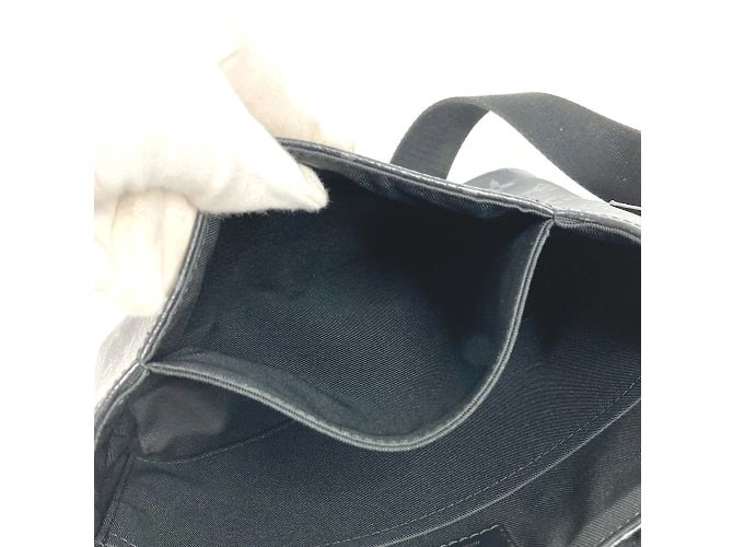 Bolsa transversal Louis Vuitton Monogram Eclipse District PM NM Preto - vista 13