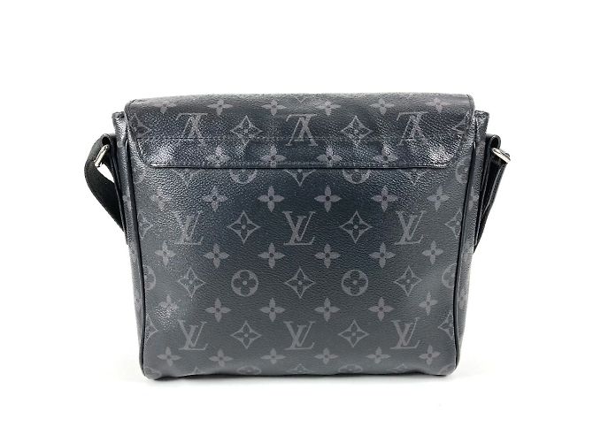 Bolsa transversal Louis Vuitton Monogram Eclipse District PM NM Preto - vista 2