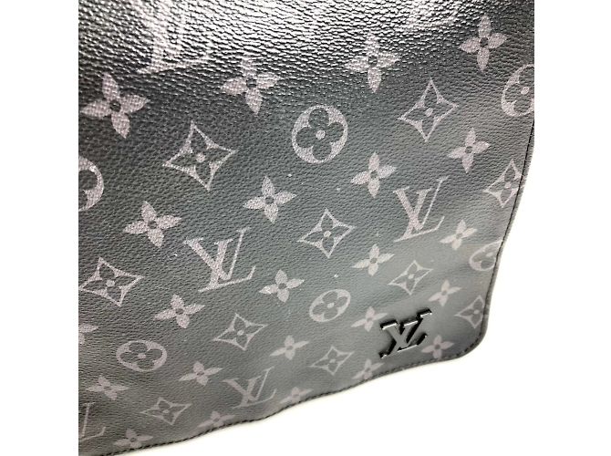 Bolsa transversal Louis Vuitton Monogram Eclipse District PM NM Preto - vista 9