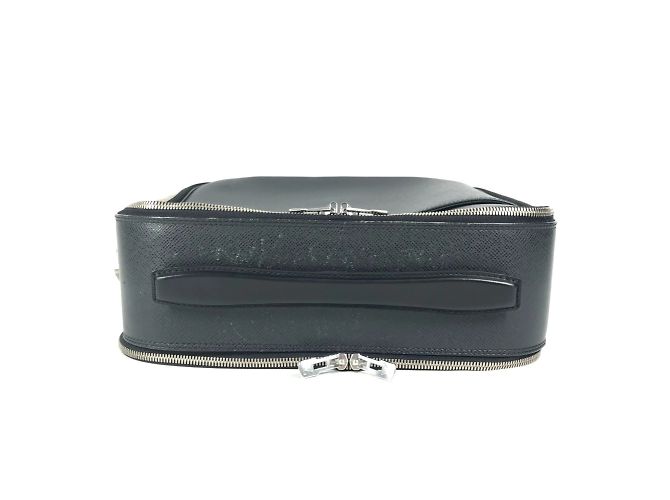 Borsa 2 in 1 Taiga Tura di Louis Vuitton Nero Grigio - vista 17