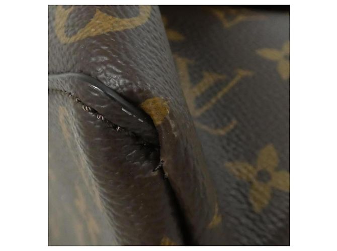 Bolsa Monogram Rivoli MM da Louis Vuitton Marrom - vista 3