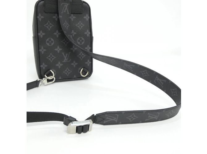 Borsa a tracolla esterna Taiga Llama Louis Vuitton M30741 Nero - vista 8