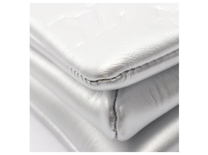 Sac à bandoulière Louis Vuitton Coussin BB en cuir monogrammé embossé, Femme, Argent, Argenté - vue 7