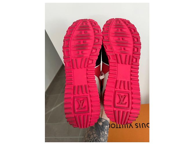 Sneaker Louis Vuitton Run Away – Pelle e Rete Rossa / Nera / Bianca Nero Bianco Rosso D'oro - vista 8