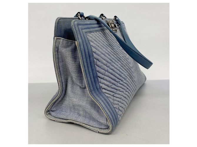 Borsa tote in denim blu Chanel Boy - vista 2