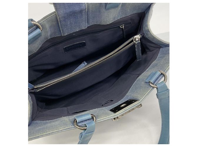 Borsa tote in denim blu Chanel Boy - vista 4
