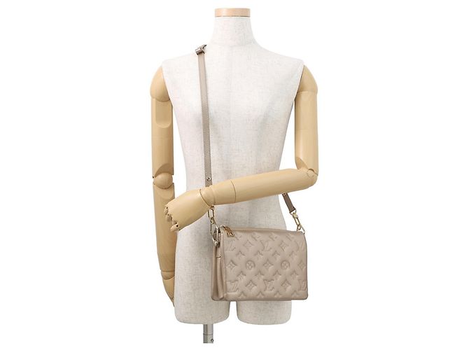 Borsa a Spalla Coussin BB Monogram Louis Vuitton D'oro - vista 6