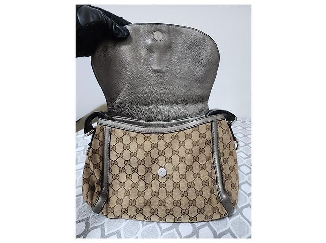 Bolso hobo Gucci Medium GG Canvas Techno Horsebit gris/beige - vista 7