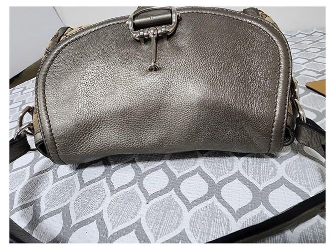Bolso hobo Gucci Medium GG Canvas Techno Horsebit gris/beige - vista 9