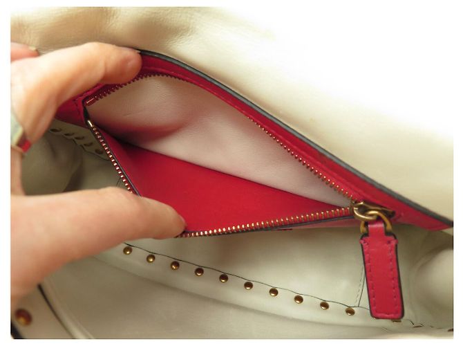 BORSO A SPALLA VALENTINO ROCKSTUD SPIKE MEDIO IN PELLE ECRU Crudo - vista 12