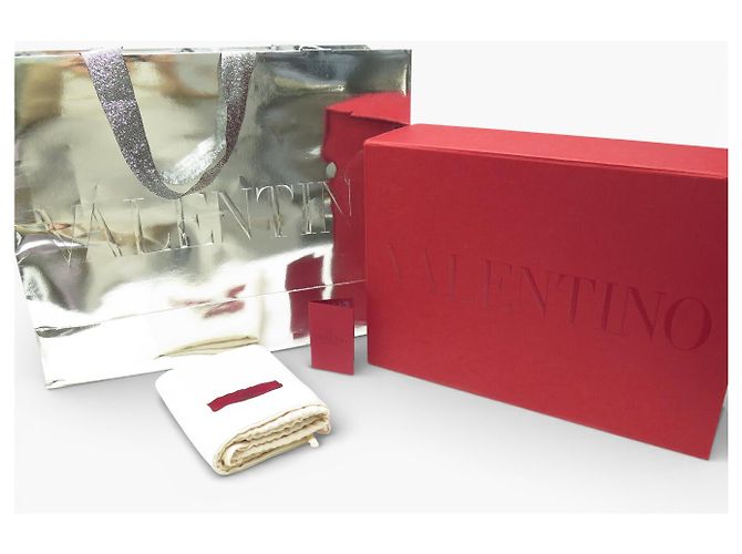 BORSO A SPALLA VALENTINO ROCKSTUD SPIKE MEDIO IN PELLE ECRU Crudo - vista 17