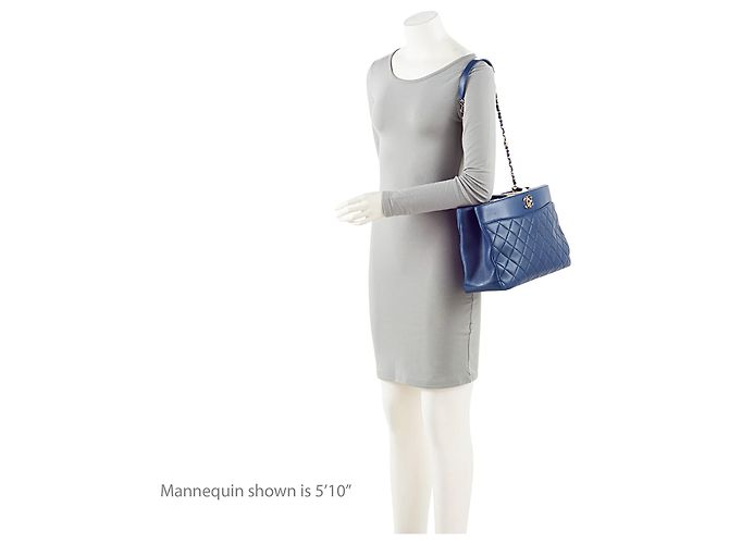 Gabrielle Chanel Carry Chic Einkaufstasche aus Lammleder Blau - Ansicht 5