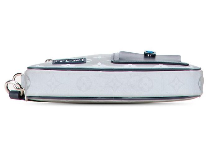 Clutch Satellite Alpha Monogram Louis Vuitton Grigio - vista 3