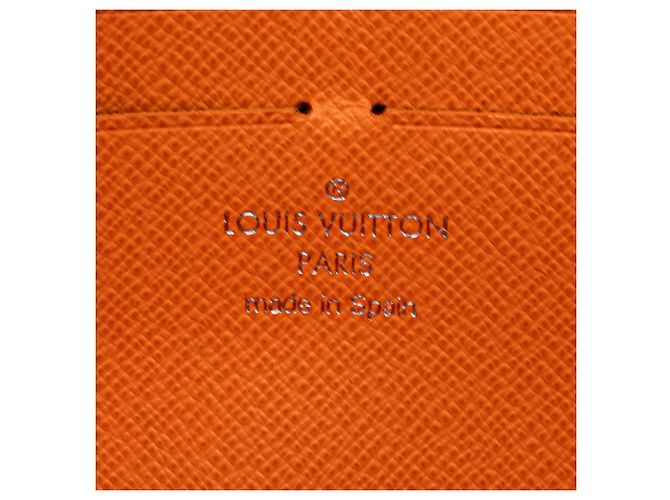 Clutch Satellite Alpha Monogram Louis Vuitton Grigio - vista 6
