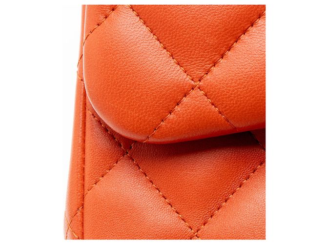 Gabrielle Borsa Chanel Classic Jumbo in Pelle di Agnello con Doppio Patta Arancione - vista 10