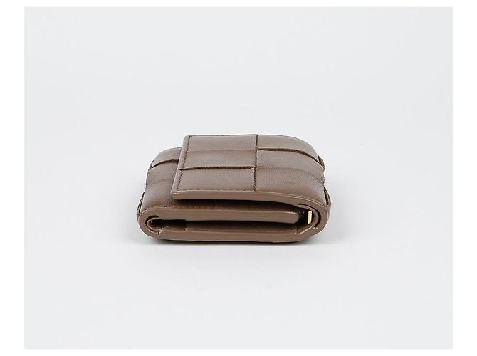 Bottega Veneta Billetera Trifold Cassette Castaño - vista 4