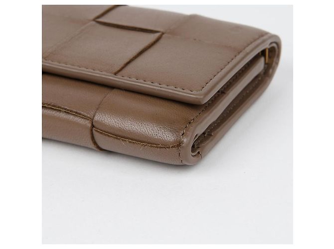 Bottega Veneta Billetera Trifold Cassette Castaño - vista 6
