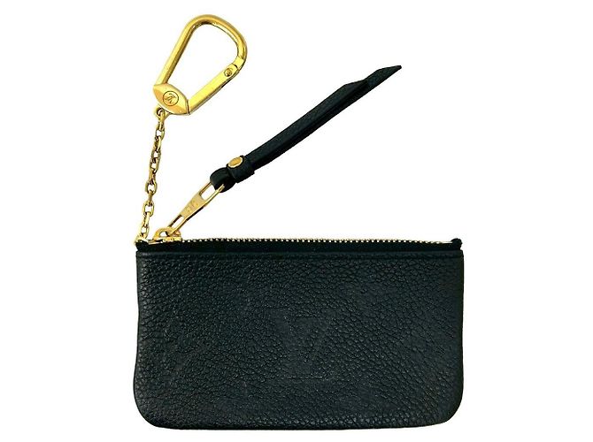 Pochette Cle Monogram Empreinte em Couro da Louis Vuitton - Estojo para Moedas e Chaves Preto - vista 2