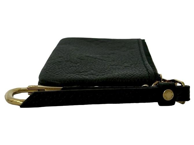 Pochette Cle Monogram Empreinte em Couro da Louis Vuitton - Estojo para Moedas e Chaves Preto - vista 6
