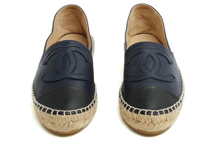 Espadrilles in Pelle Bicolore Chanel EU37 CC Blu Navy Scarpe Piane UK4 US6.5 - vista 2