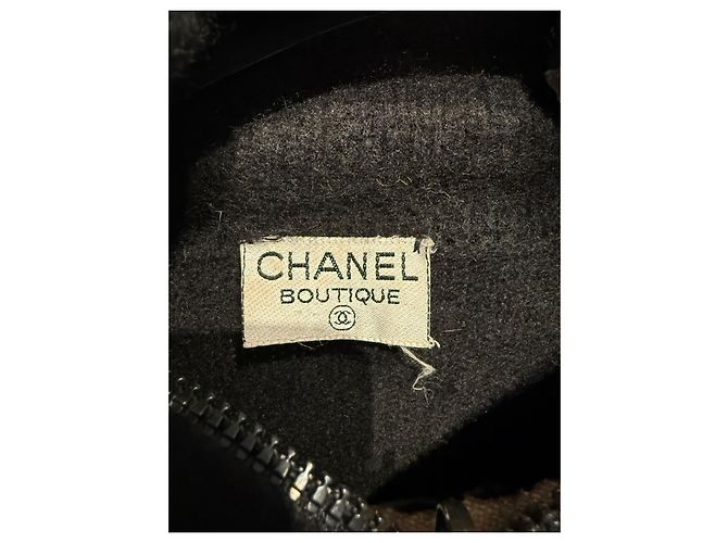 Chanel Pullover aus schwarzem Kaschmir und weißem CC - Ansicht 5