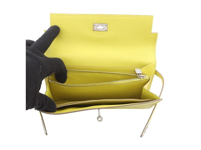 Hermès Cartera Hermes Kelly Long en Lima Dorado - vista 5