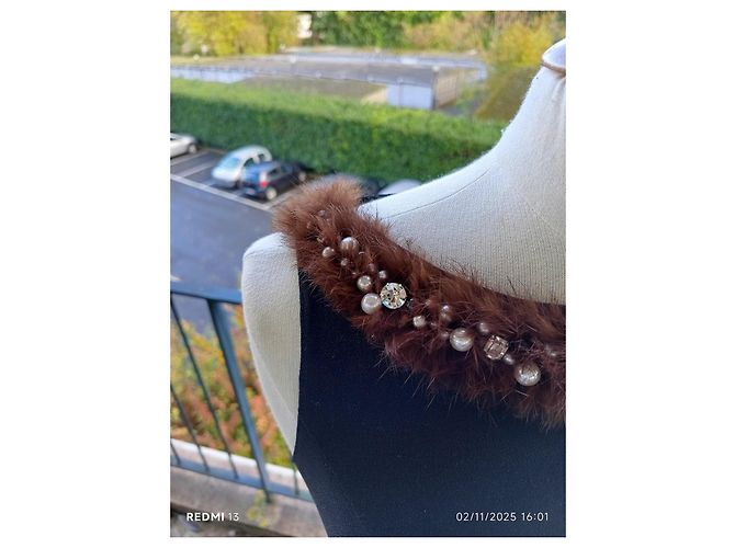 Blumarine Kleid aus schwarzer Seide mit Perlen und Fell - Ansicht 5