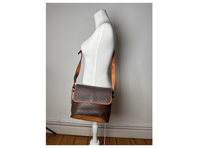 Céline Vintage Celine Paris Triomphe Monogram Schulter-/Crossbody-Tasche Braun - Ansicht 4