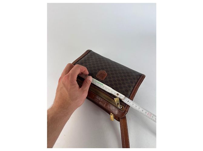 Céline Clutch in pelle monogramma Triomphe Celine Paris vintage marrone - vista 13