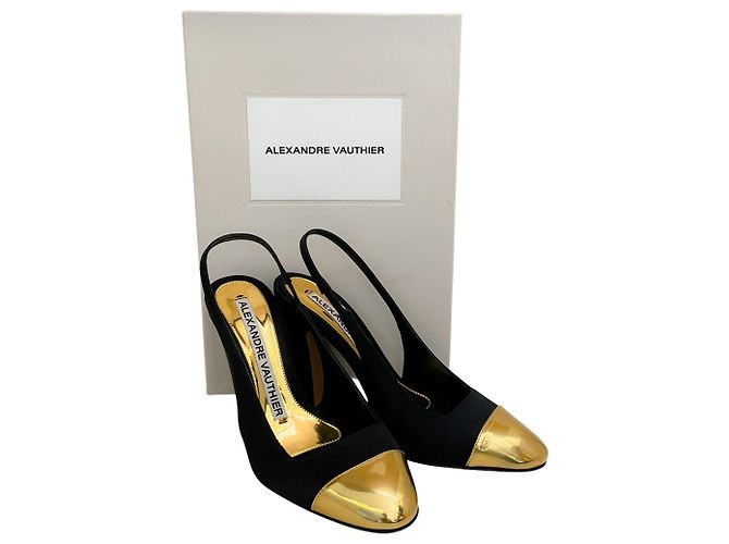 Pumps Slingback in Satin Nero Alexandre Vauthier con Punta Dorata - vista 6