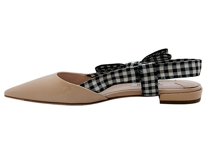 Bailarinas de charol nude Miu Miu con slingback de cuadros negros / blancos - vista 3