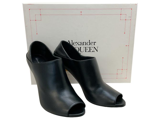 Décolleté aperti in pelle nera Alexander McQueen con tacco argento / oro Nero - vista 6
