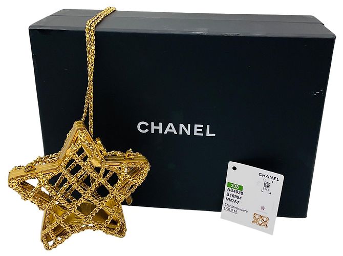 Chanel Gold 2023 Star Minaudiere Evening Bag Golden - view 14