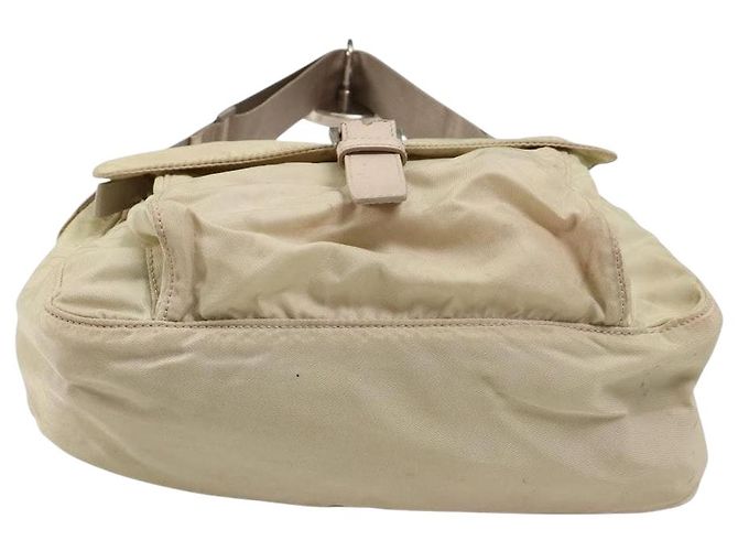 Borsa a tracolla in nylon tessuto beige con logo Prada - vista 6