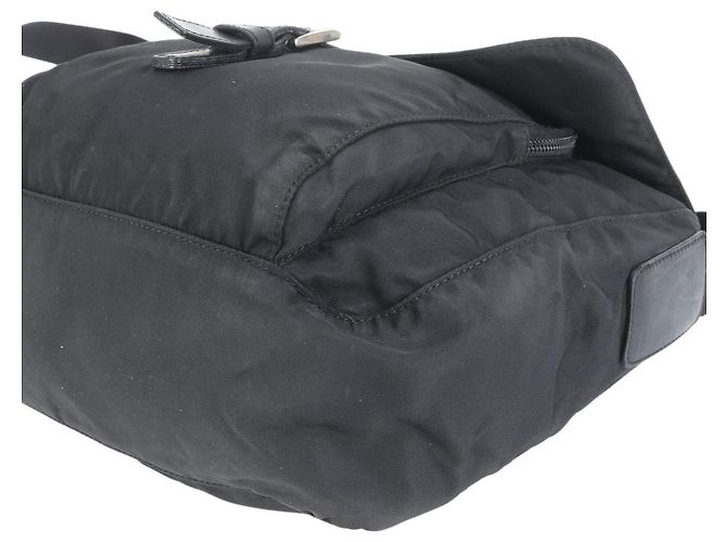 Borsa a tracolla in nylon nero con logo Prada e fibbia - vista 4