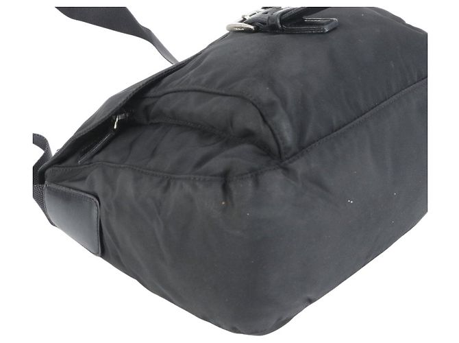 Borsa a tracolla in nylon nero con logo Prada e fibbia - vista 5