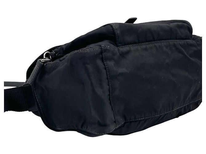 Borsa a tracolla tecnica Prada in nylon tessuto nero con logo e fibbia - vista 3