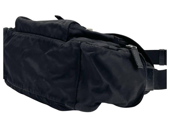 Borsa a tracolla tecnica Prada in nylon tessuto nero con logo e fibbia - vista 4