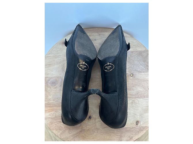 Décolleté Prada in pelle nera con punta affusolata Nero - vista 9