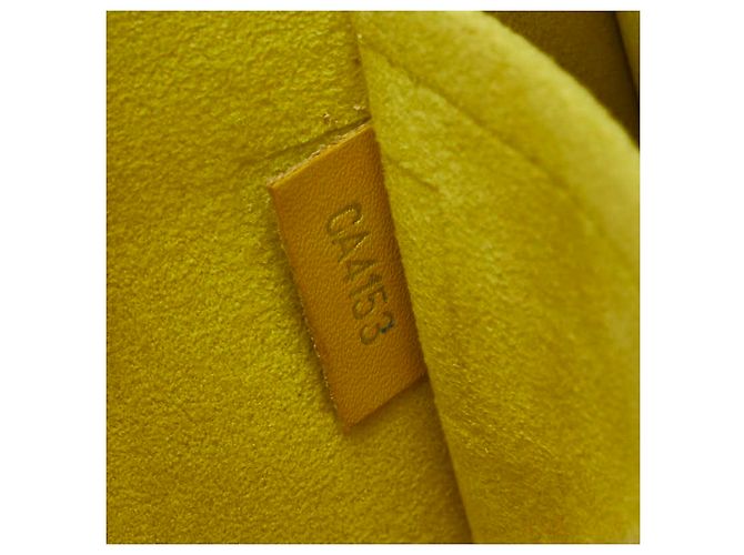 Bolso Epi Neverfull de Louis Vuitton Amarillo - vista 9
