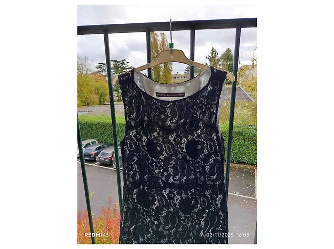 Balenciaga Kleid aus schwarzer Spitze - Ansicht 2