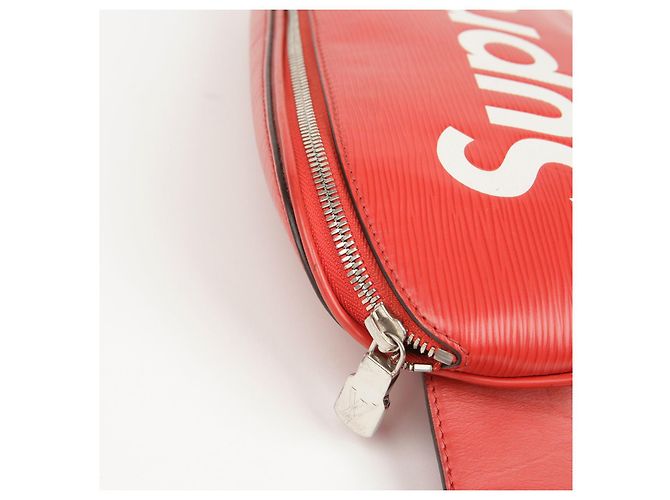Louis Vuitton Marsupio Supreme Rosso - vista 9
