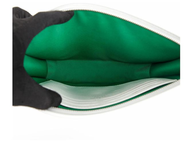 Louis Vuitton Clutch Pochette Voyage MM Verde - vista 12