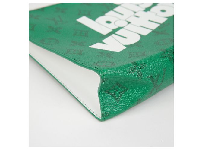 Louis Vuitton Clutch Pochette Voyage MM Verde - vista 9