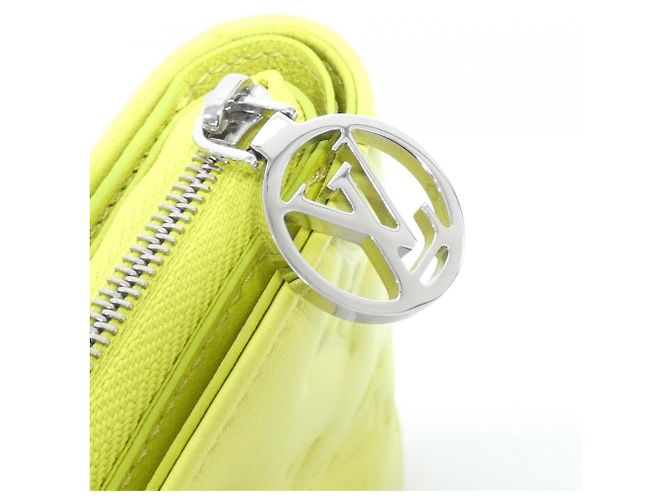 Cartera Lou M83210 Coussin Louis Vuitton Amarillo - vista 6