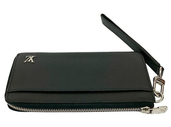 Louis Vuitton Zippy Dragonne Taiga Wallet Black - view 4