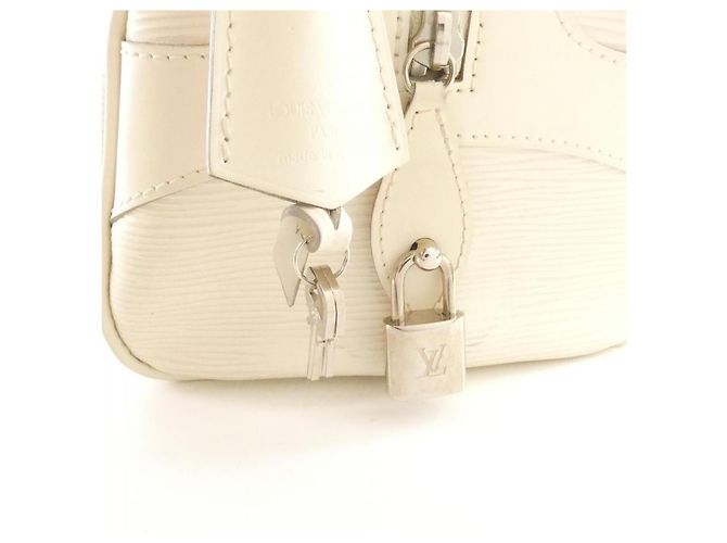 Borsa Bowling Montaigne Epi Louis Vuitton Bianco - vista 4